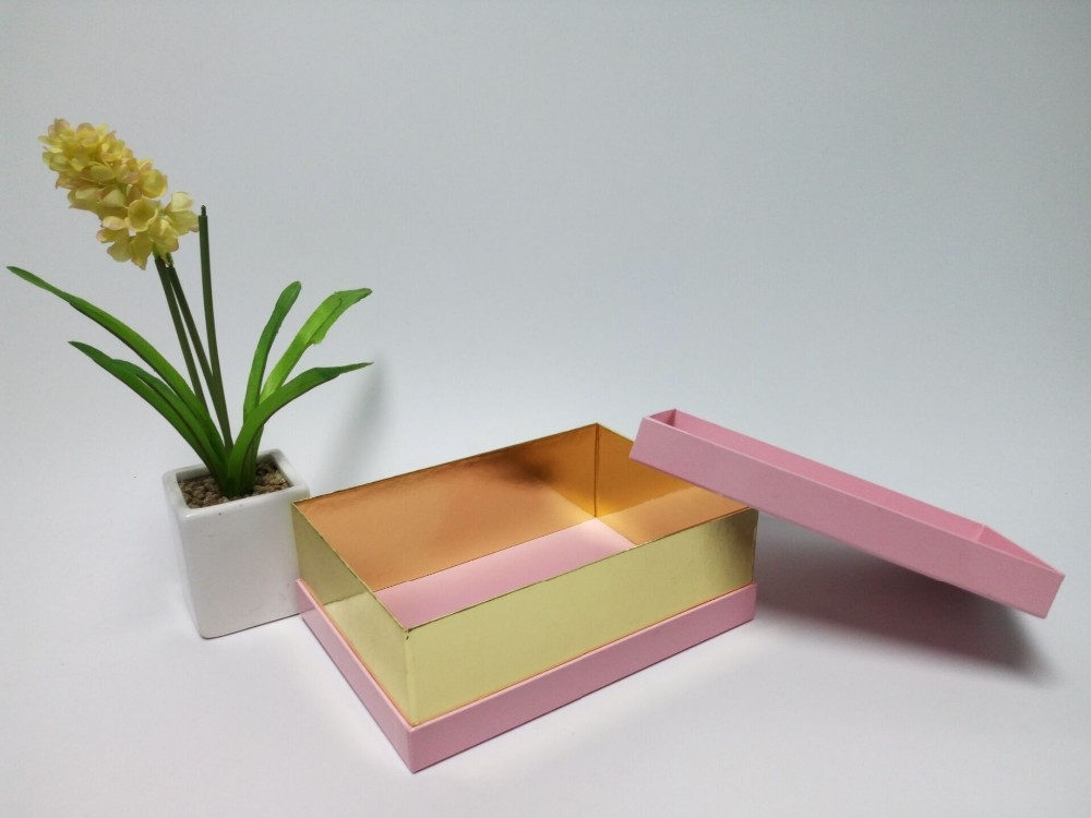 Rectangular gift box Glossy gold paper printed pink cardboard gift packaging box/square box in china