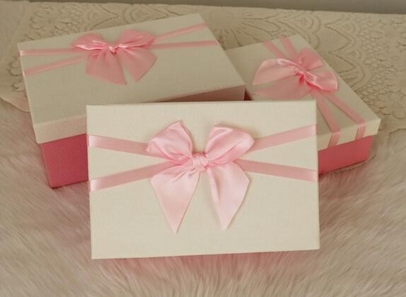 Rectangular gift box beautiful customized made cosmetic glove gift packaging box with bow tie for wallets