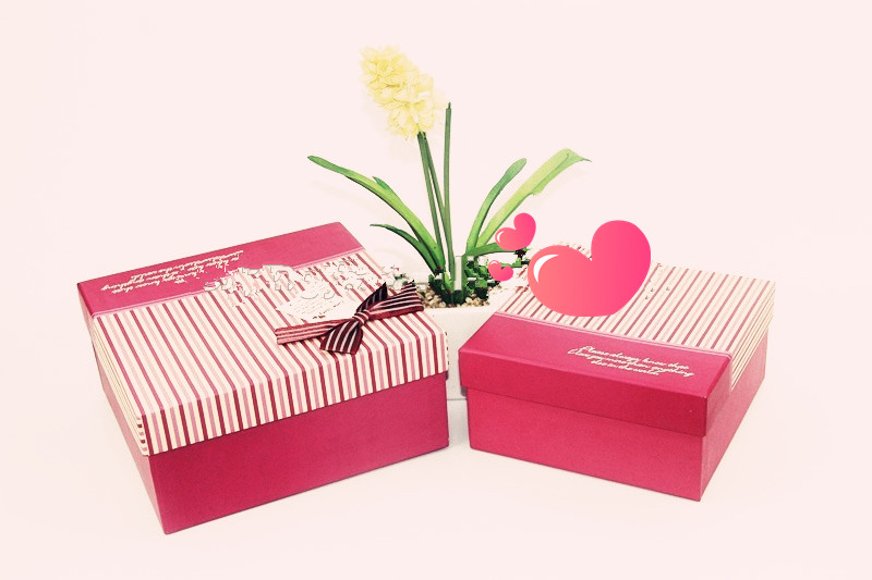 Rectangular Gift Box Professional Design Red Luxury Matte Laminated Cardboard Box Wholesale