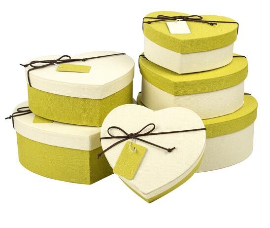 New Specialty Paper Heart Shaped Box Carton Gift Packaging Box in China