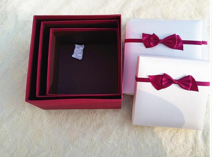 Square Gift Box Luxury Customized Logo Printed Cardboard Box Jewelry Boxes for Packaging Box with Ribbon for Sweater