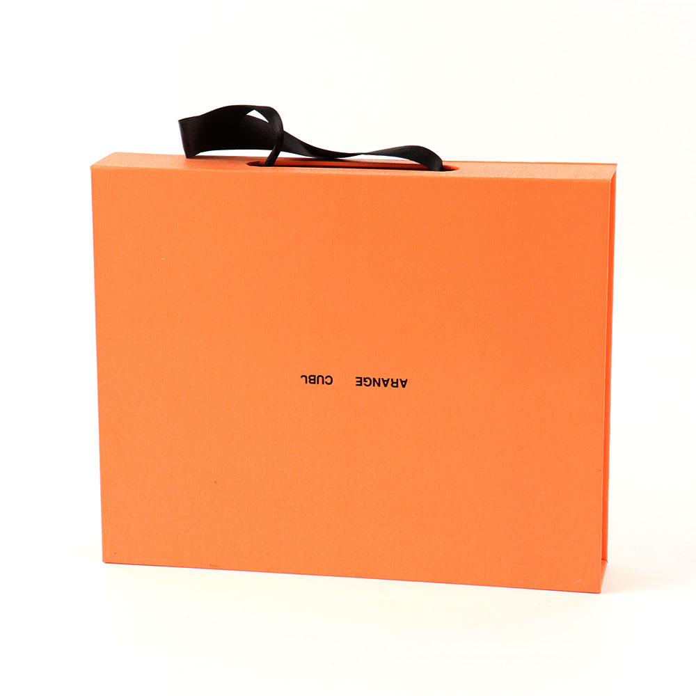 Personalized Private Label Cosmetics Box Custom Logo Paper Square Cosmetic Set Skin Care Bottle Packaging Box with Foam Insert