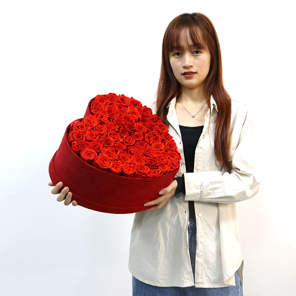 Custom Heart-shaped Paper Cardboard Chocolate Rose Flower Gift Storage Packaging Box Wholesale Price