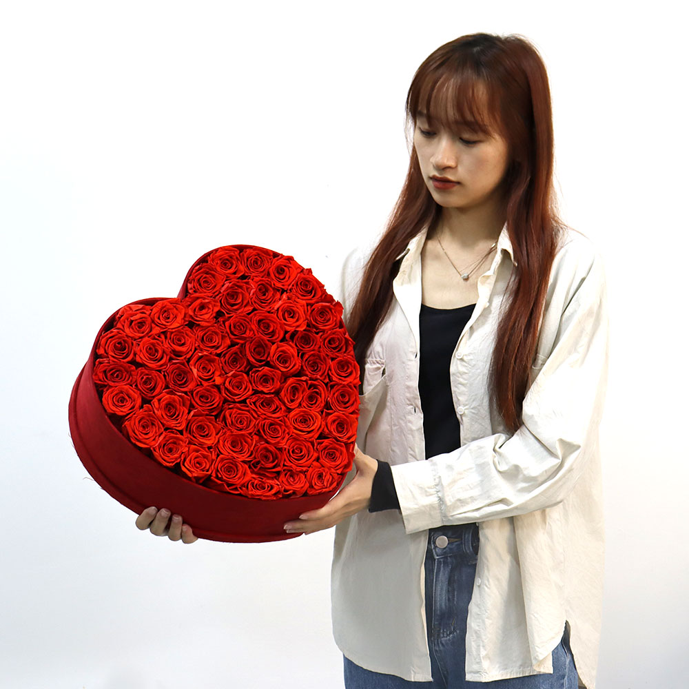 Custom Heart-shaped Paper Cardboard Chocolate Rose Flower Gift Storage Packaging Box Wholesale Price