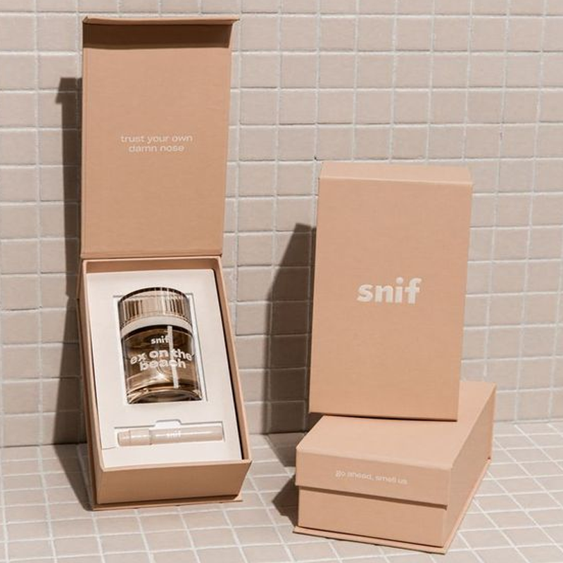 Custom Luxury Unique Design White Paper Cosmetics Perfume Bottle Gift Packaging Box with Foam Insert And Logo