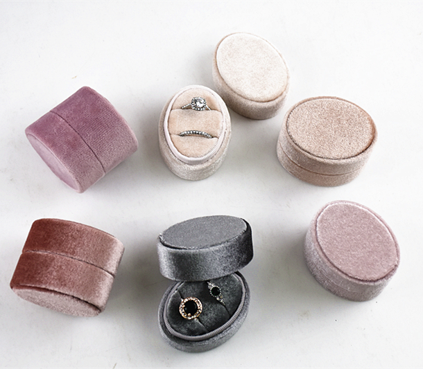 Custom Handmade Luxury Velvet Oval Weeding Ring Boxes For Jewelry Suede