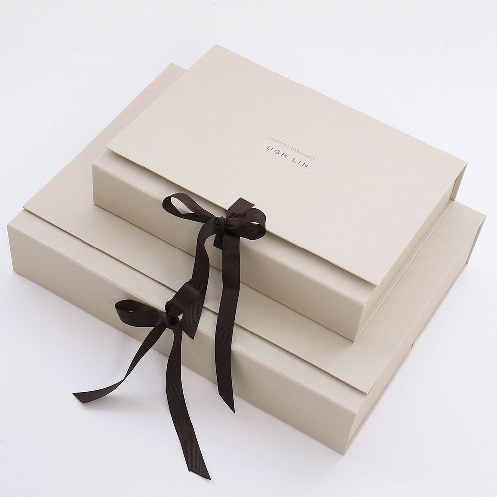 Custom Logo Printed Simple Design Paper Cardboard Folding Garment Clothing Gift Packaging Box Ribbon Closure